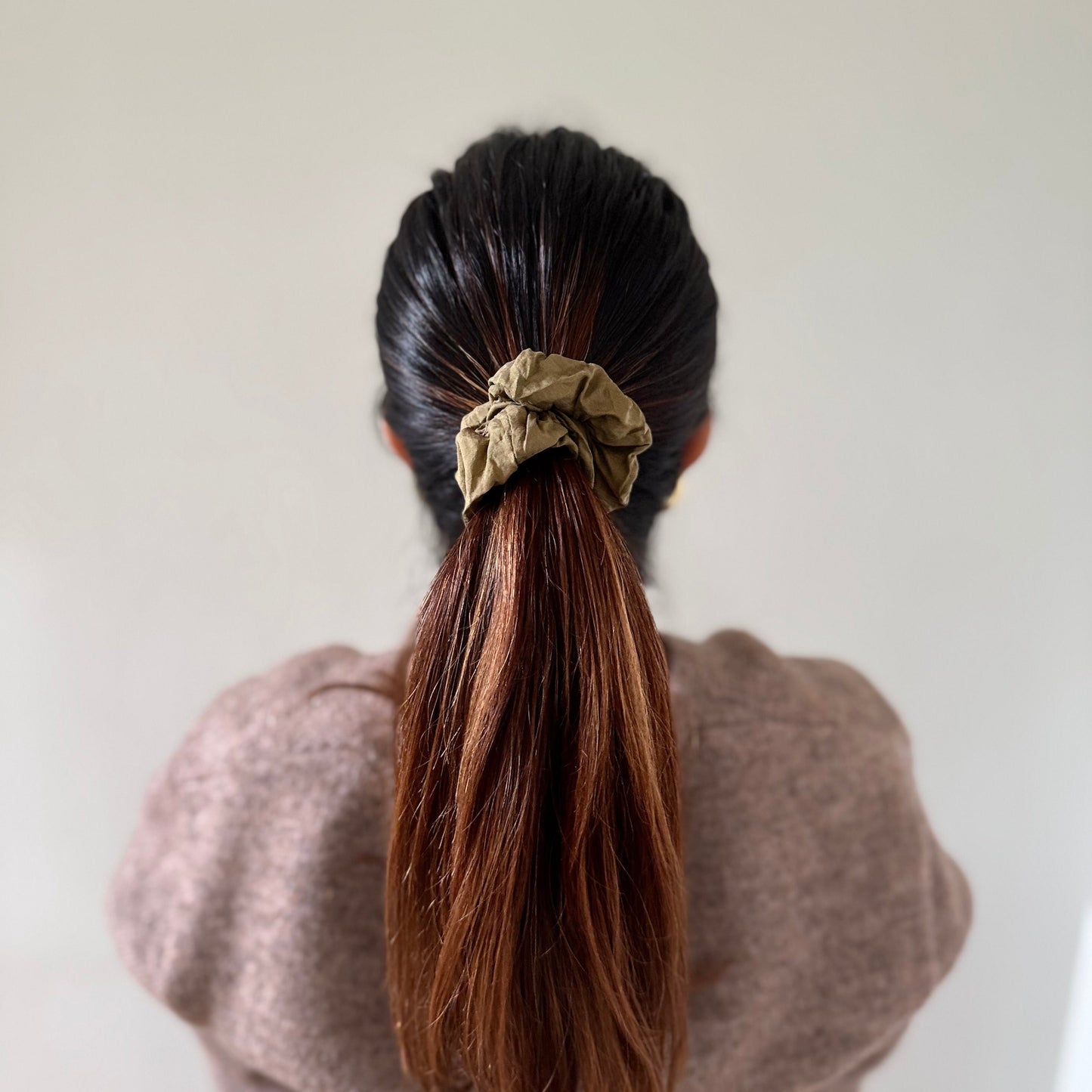 THE SAHELI SCRUNCHIE SOLID