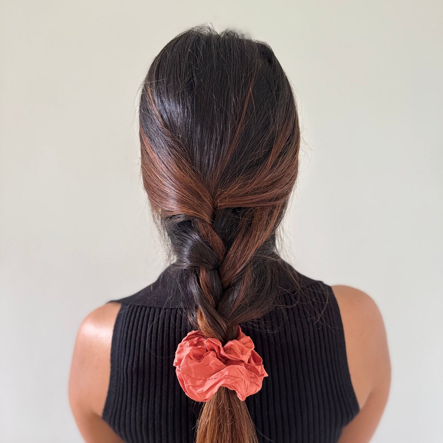 THE SAHELI SCRUNCHIE SOLID