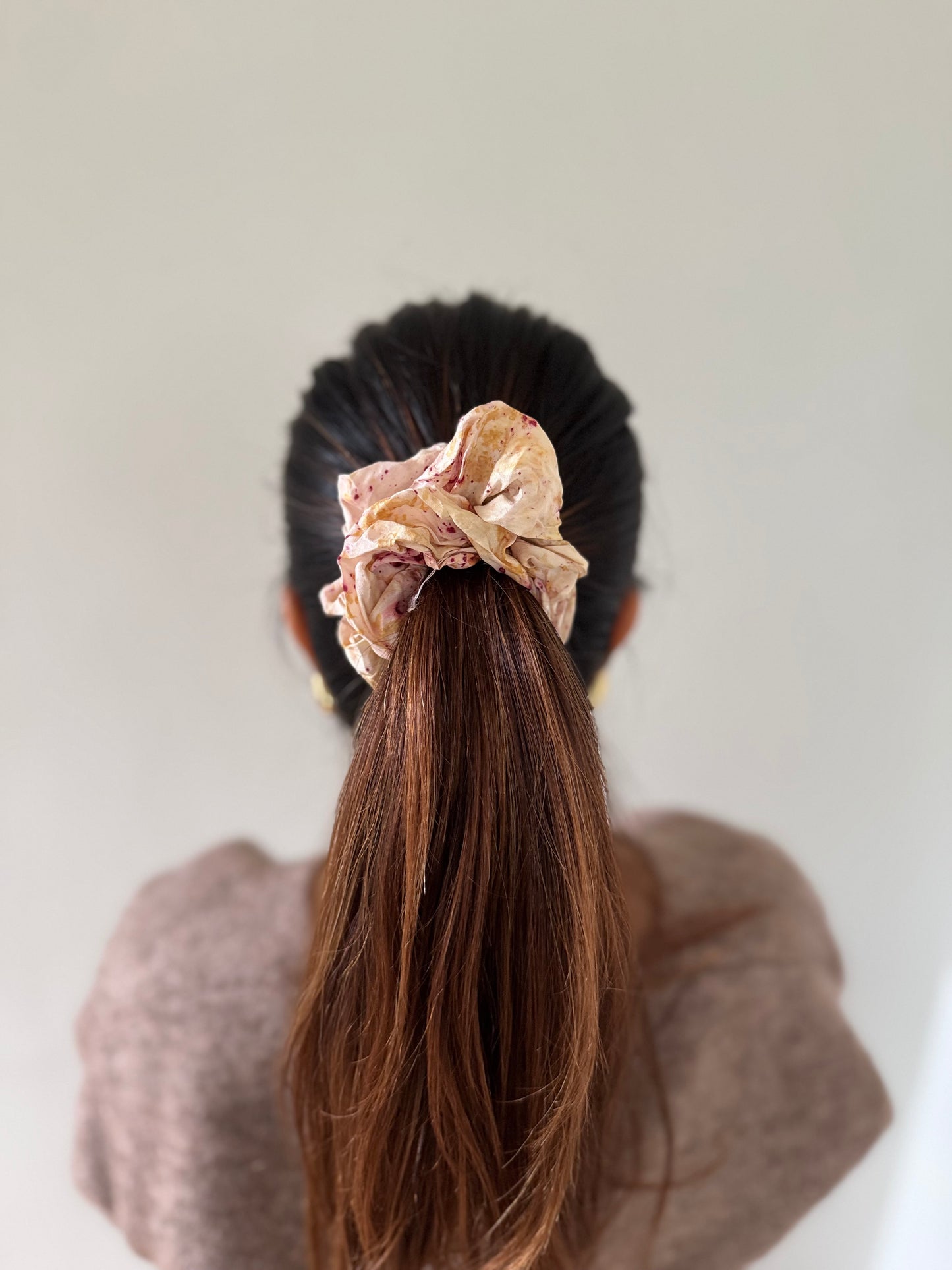 THE SAHELI SCRUNCHIE ECO PRINT