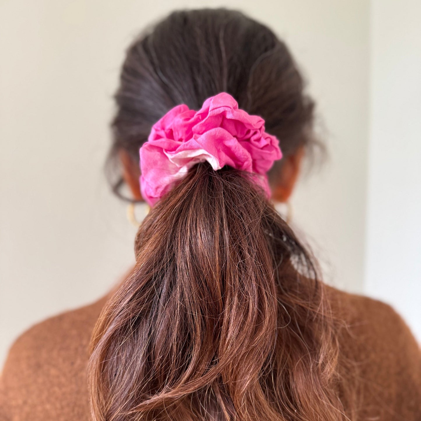 THE SAHELI SCRUNCHIE DUAL TONED