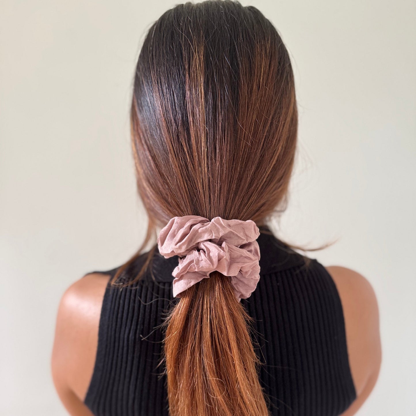 THE SAHELI SCRUNCHIE SOLID