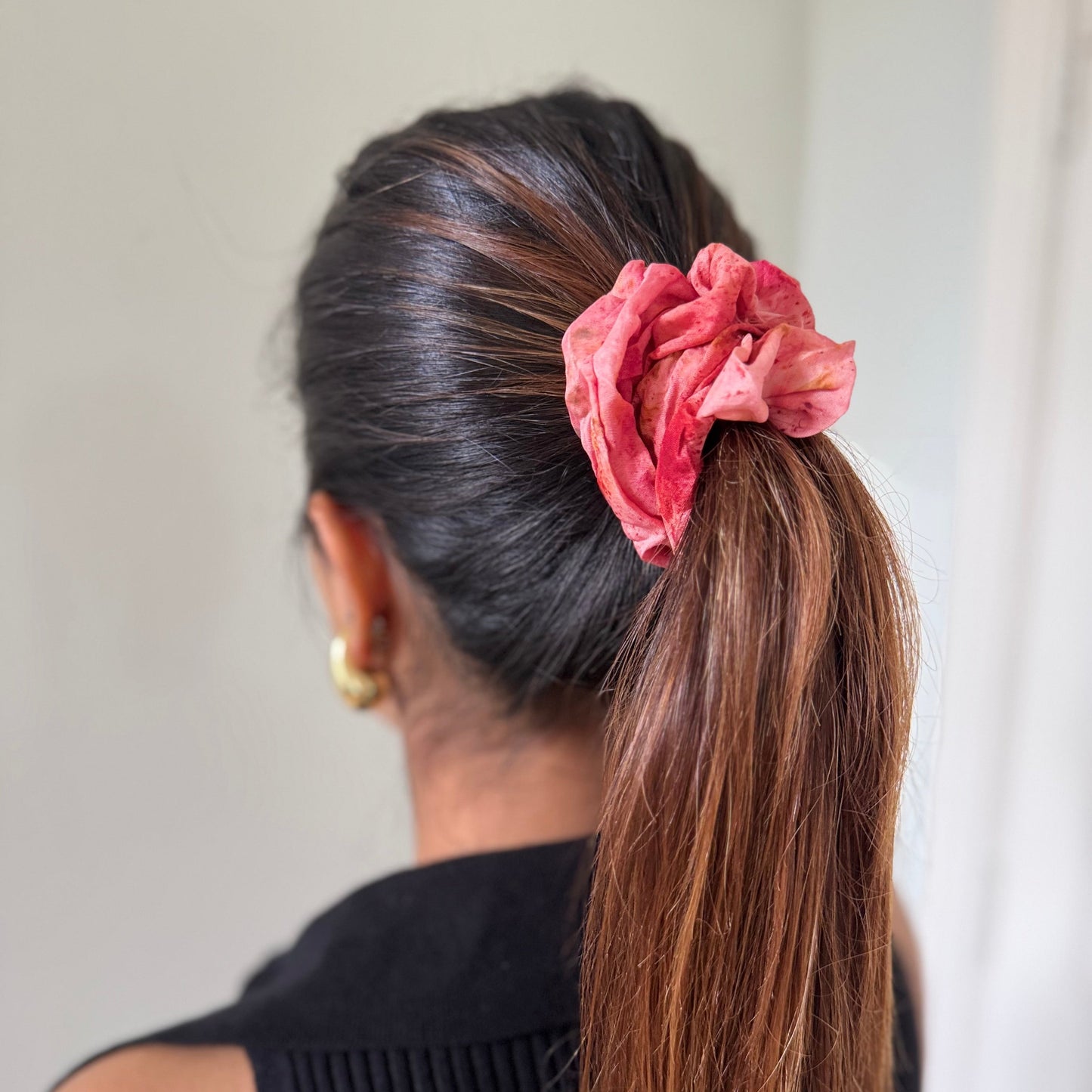 THE SAHELI SCRUNCHIE ECO PRINT