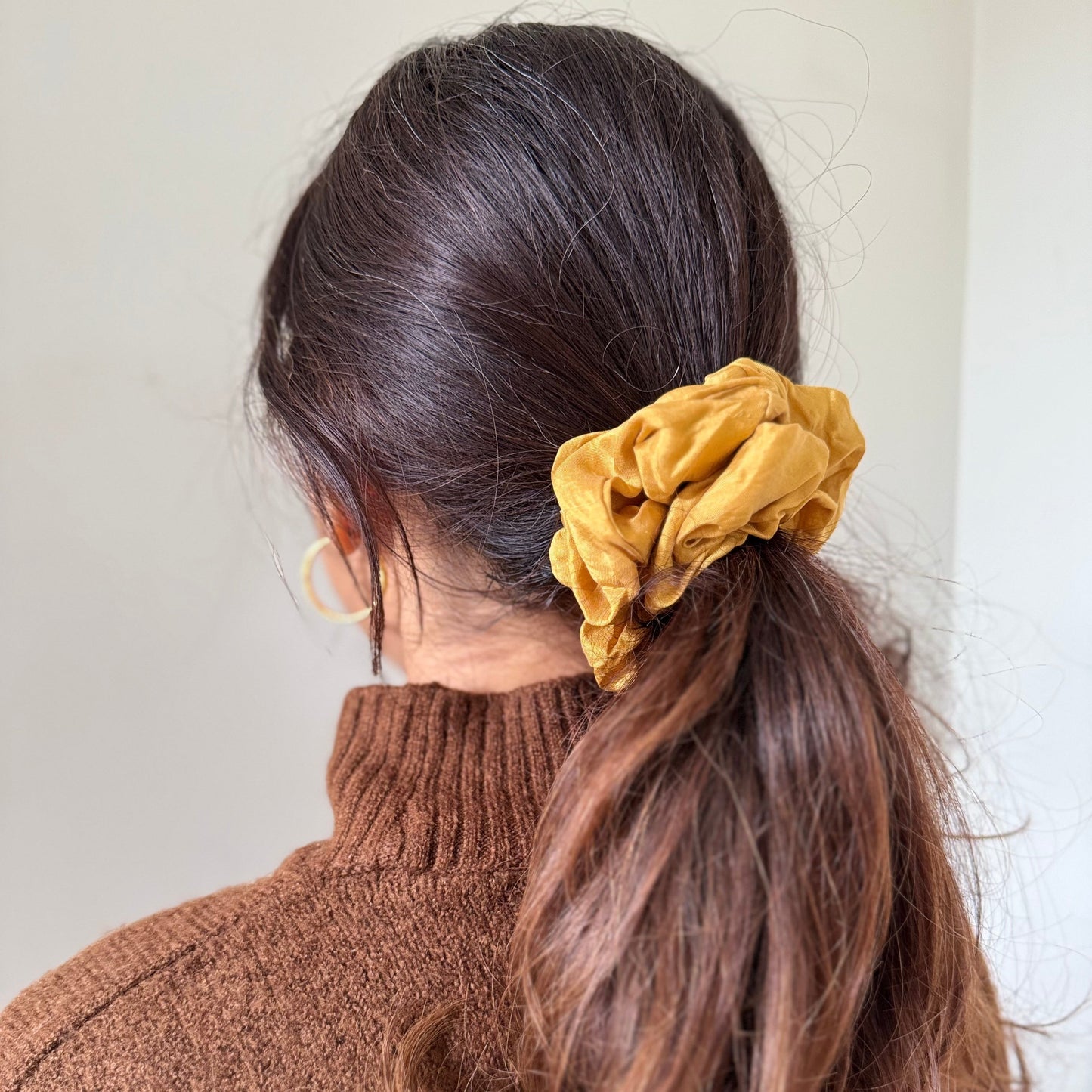 THE SAHELI SCRUNCHIE SOLID