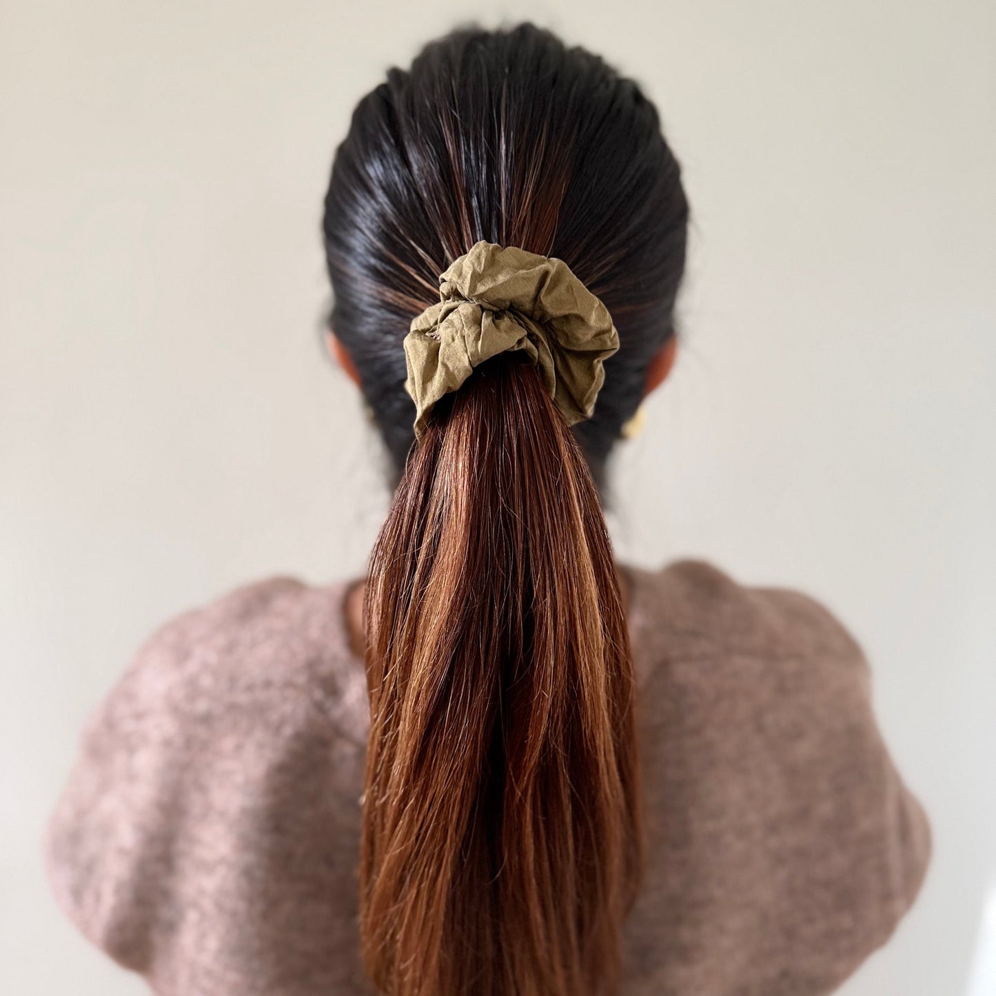 THE SAHELI SCRUNCHIE SOLID