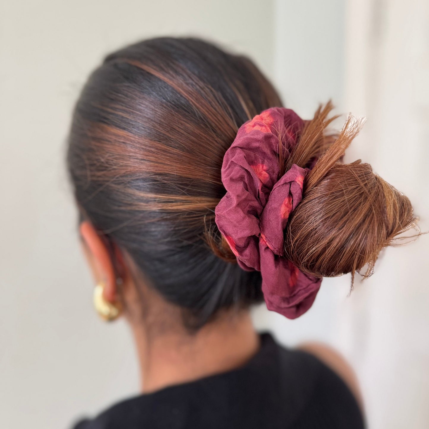 THE SAHELI SCRUNCHIE BANDHNI