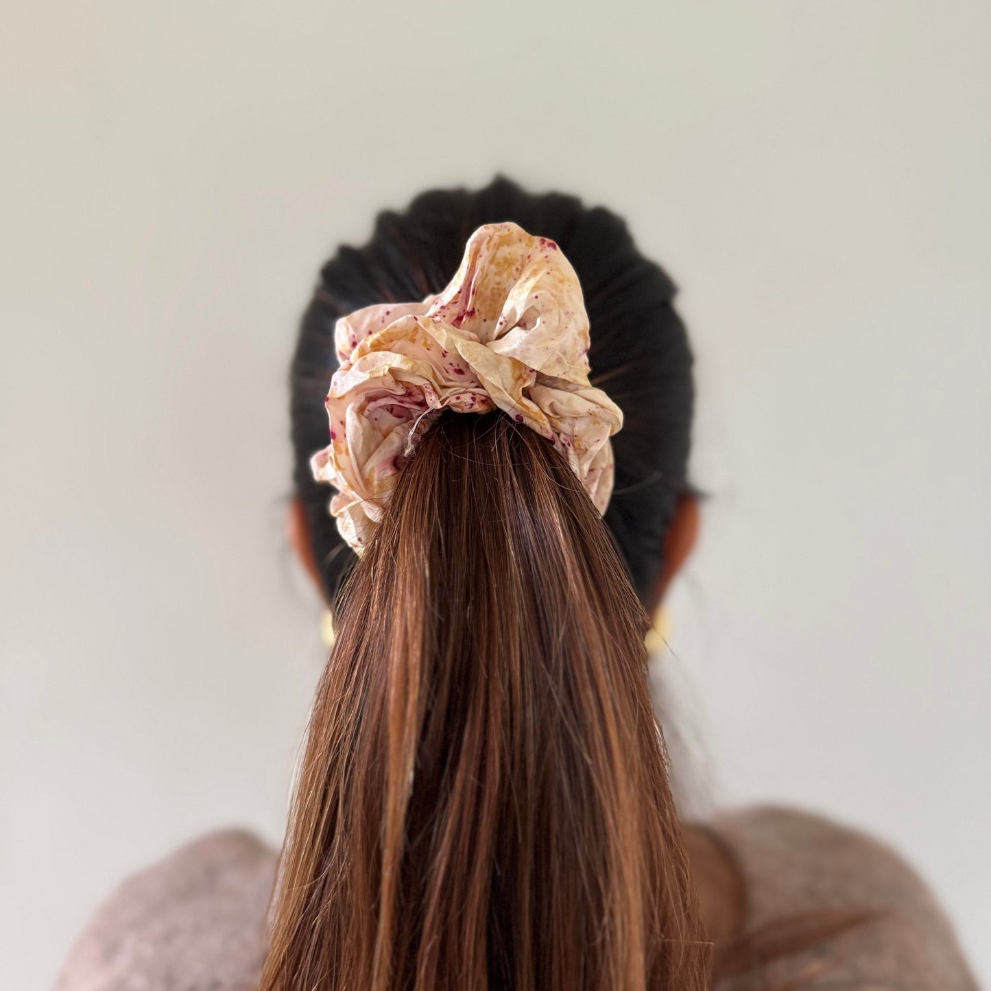 THE SAHELI SCRUNCHIE ECO PRINT