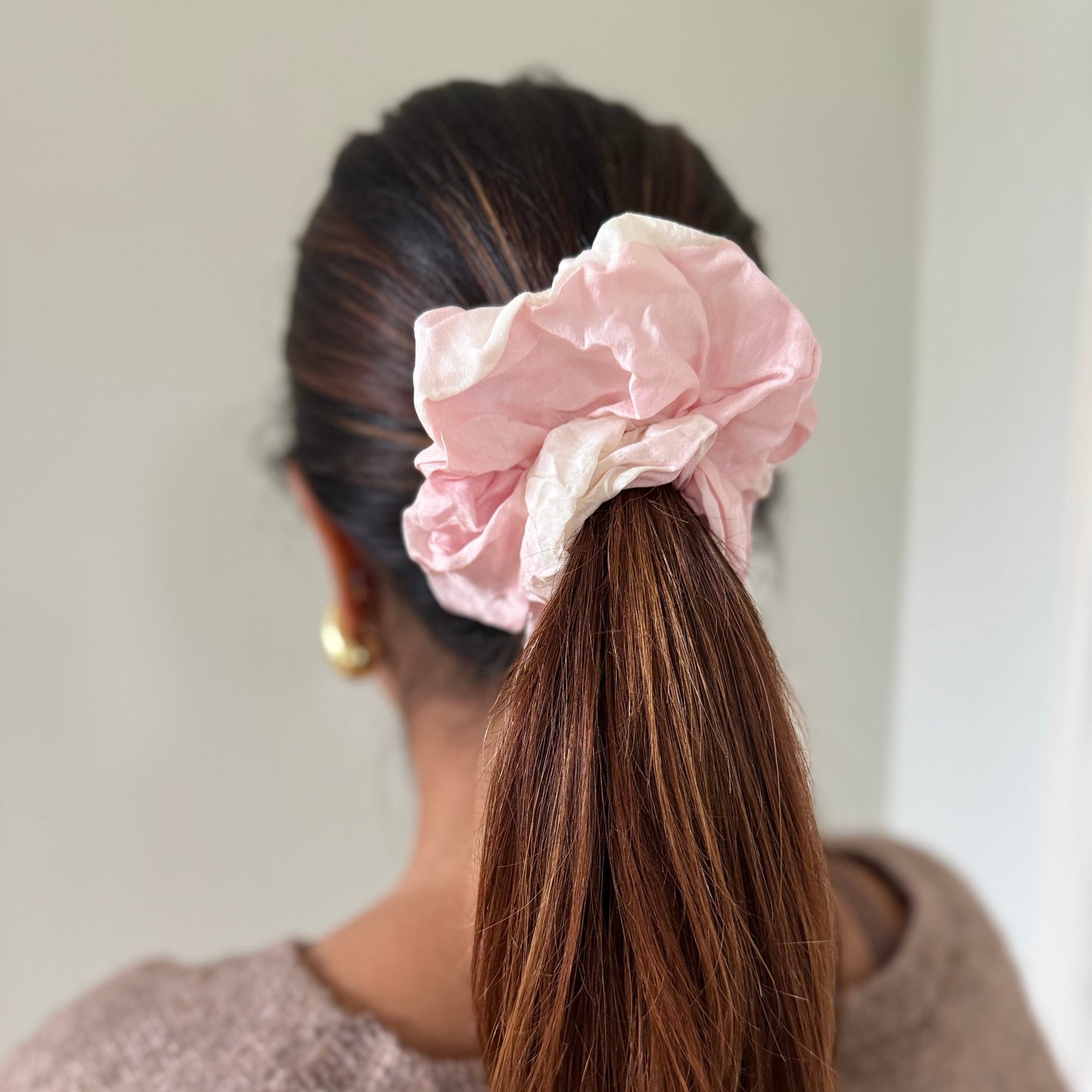 THE SAHELI SCRUNCHIE DUAL TONED