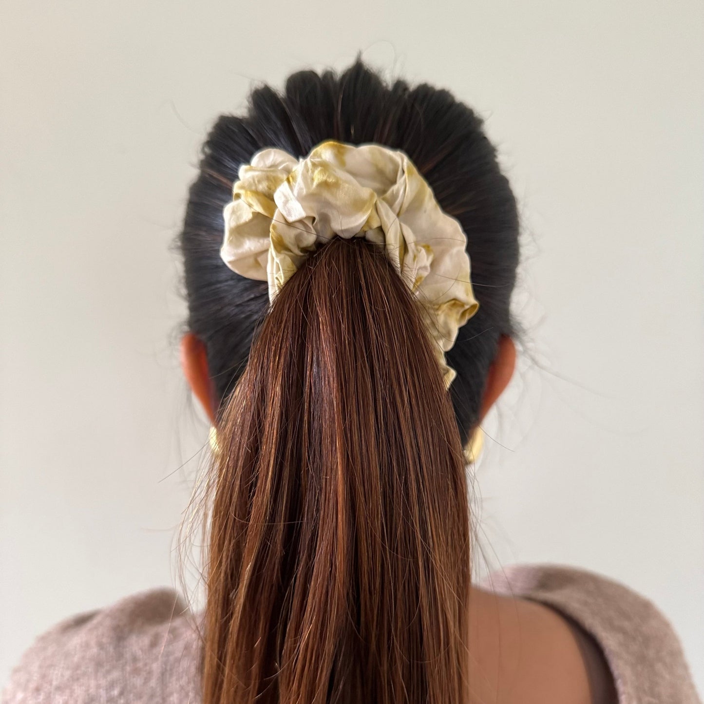 THE SAHELI SCRUNCHIE DUAL TONED