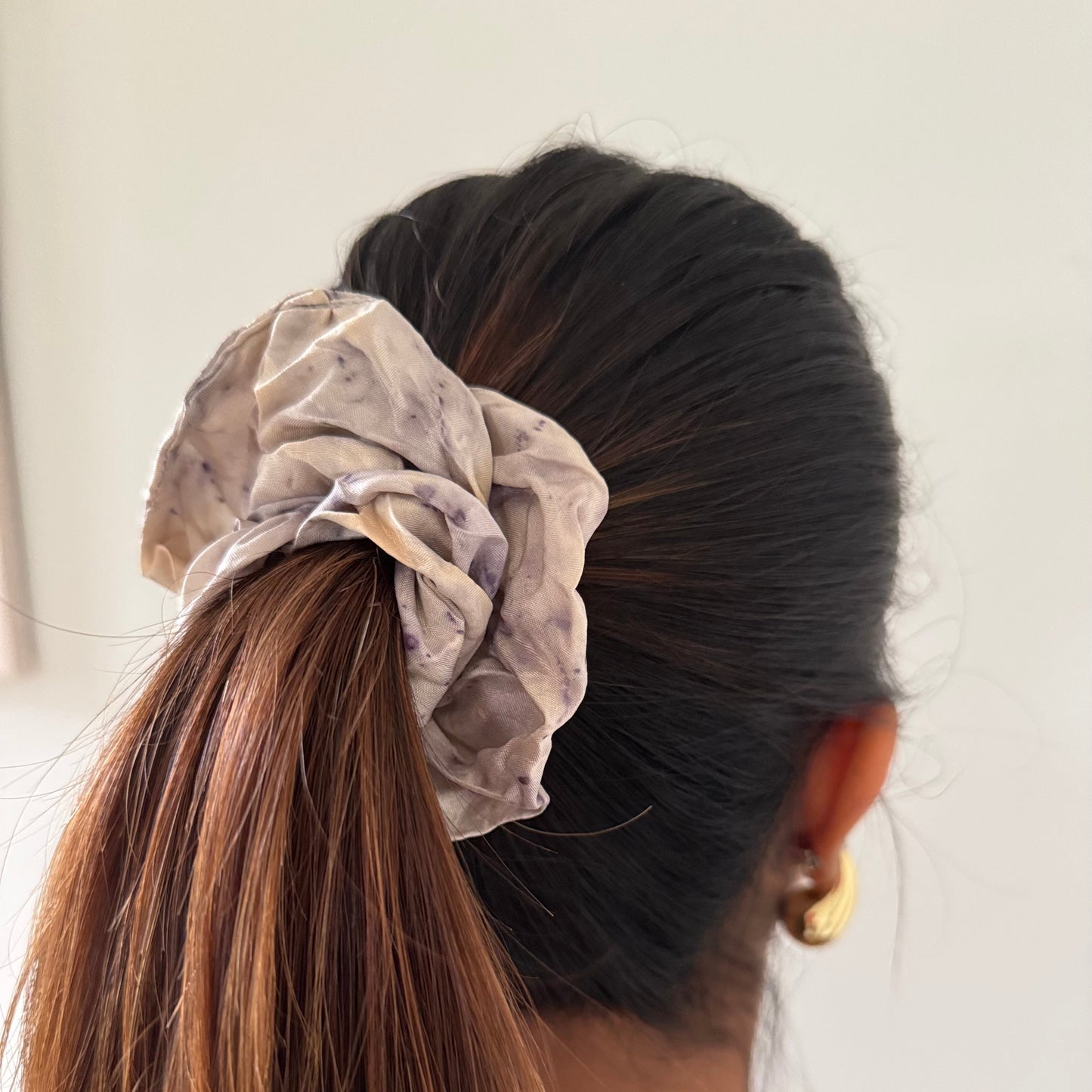 THE SAHELI SCRUNCHIE ECO PRINT